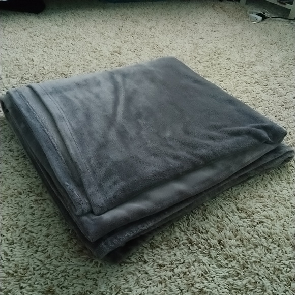 Other - Queen sized velvet blanket